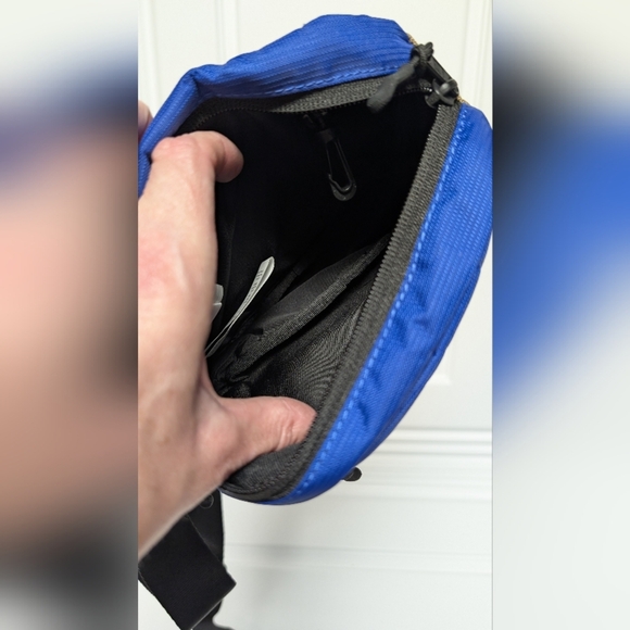 Herschel Supply Co. Tour Hip Pack Small Cordura in Blue and Gray 5” x 7” x 2.5” - Picture 6 of 7